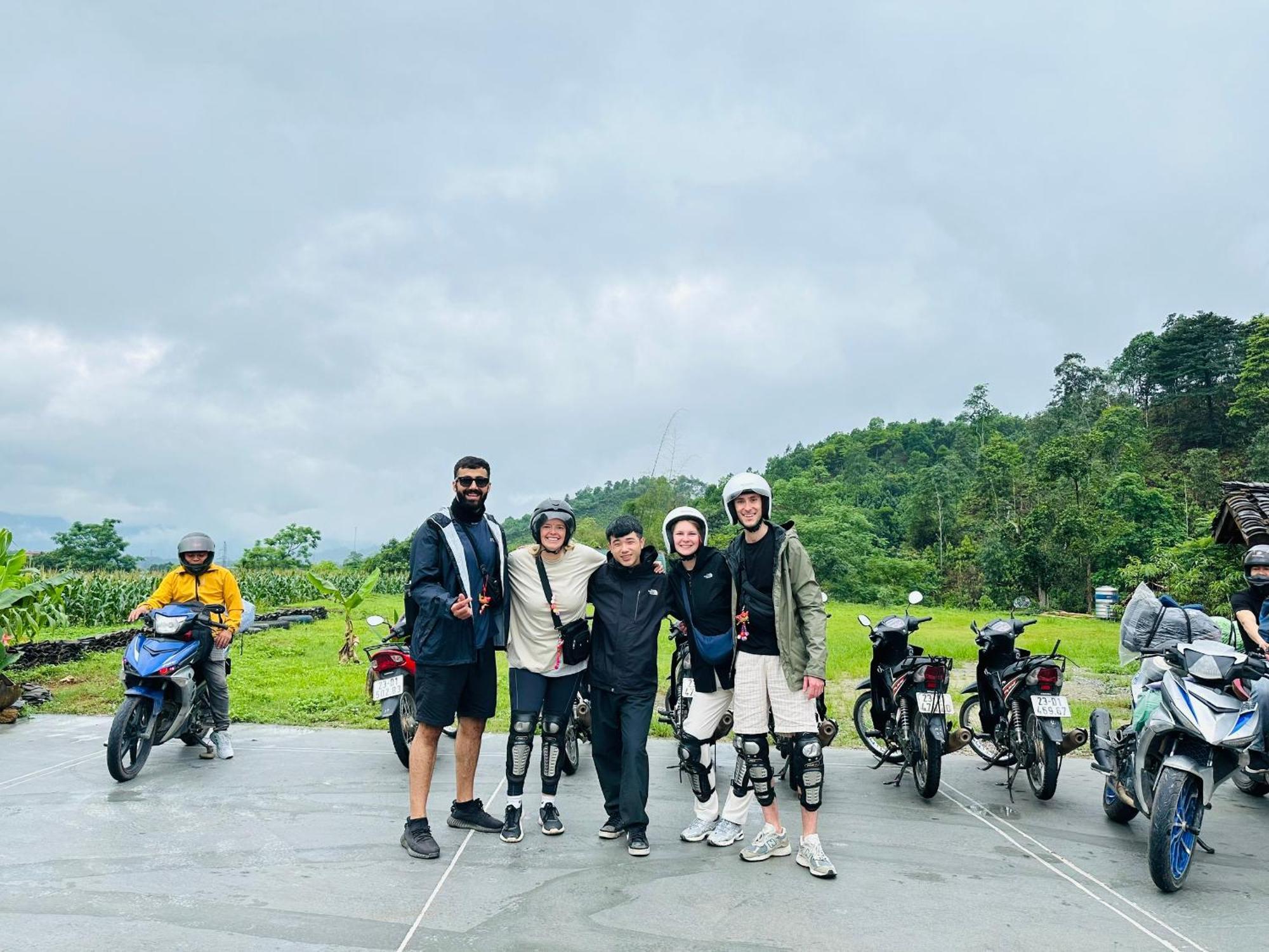 Ban Bang Ecolodge Tours & Motorbike Rental Ha Giang Extérieur photo